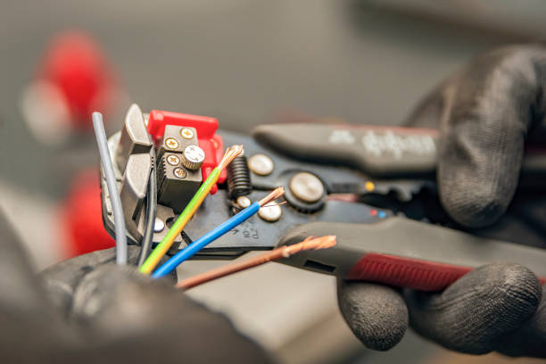 Best Affordable Emergency Electrician  in Hilbert, WI